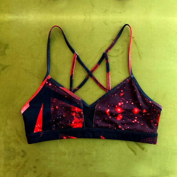 ALO Goddess Sports Yoga Bra | Strappy Back Red Black Galaxy Print Sexy Gym wear - Picture 3 of 4